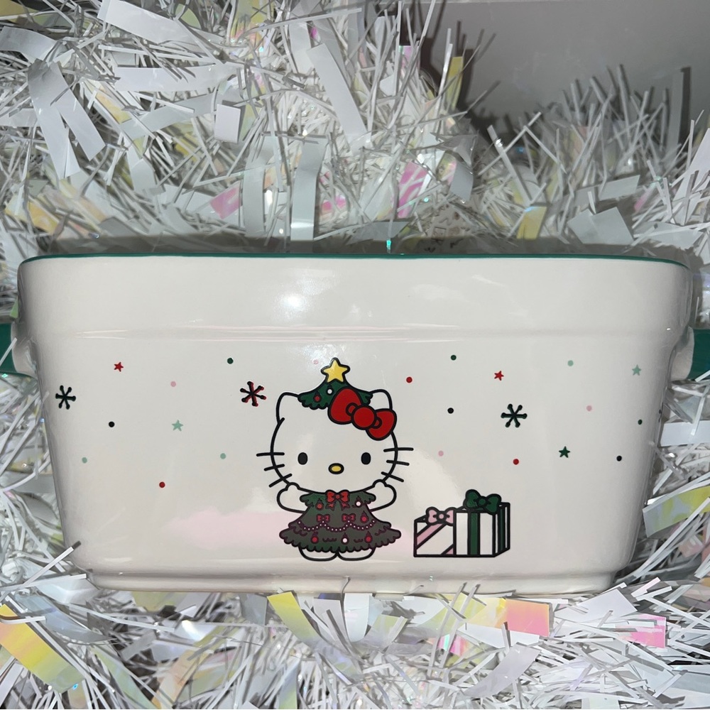 Hello Kitty Christmas Baking Dish NWT